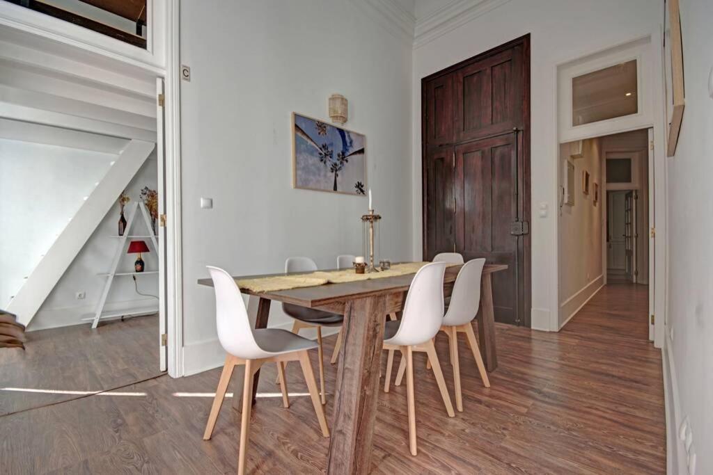 Unique Sao Bento Apartment Ideal For A Group Lisbon Exterior photo