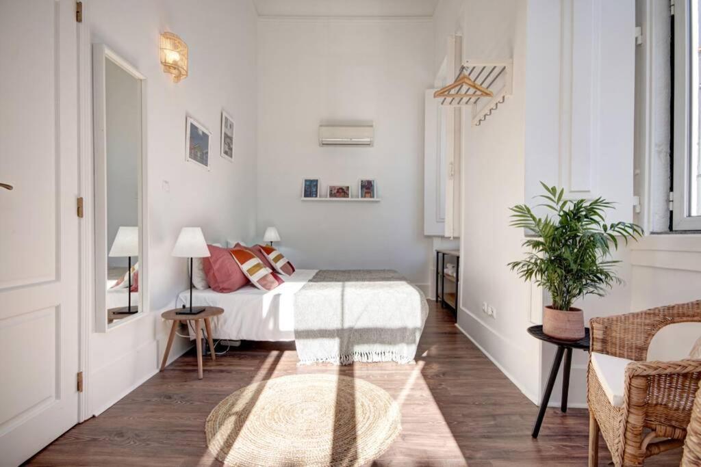 Unique Sao Bento Apartment Ideal For A Group Lisbon Exterior photo