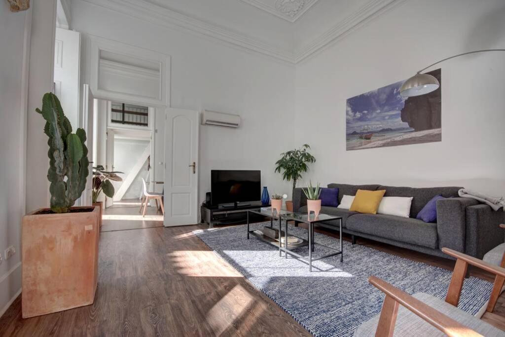 Unique Sao Bento Apartment Ideal For A Group Lisbon Exterior photo