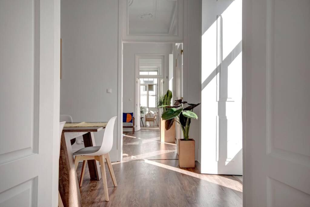 Unique Sao Bento Apartment Ideal For A Group Lisbon Exterior photo