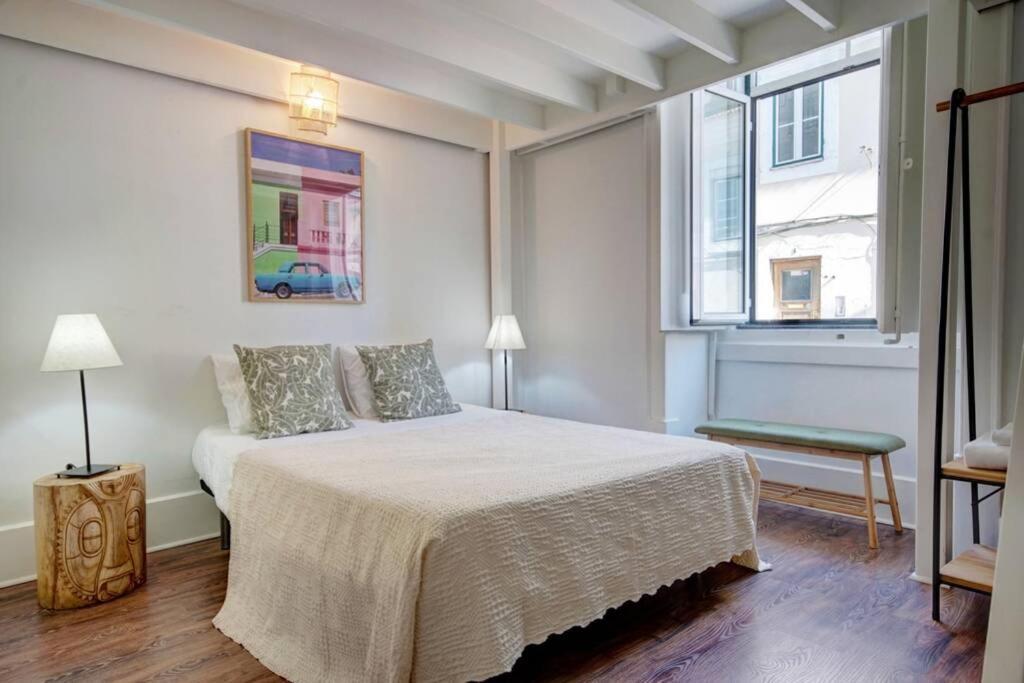 Unique Sao Bento Apartment Ideal For A Group Lisbon Exterior photo