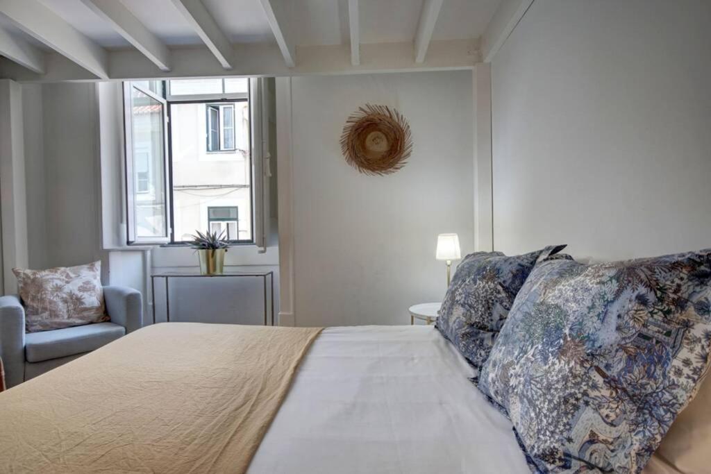 Unique Sao Bento Apartment Ideal For A Group Lisbon Exterior photo