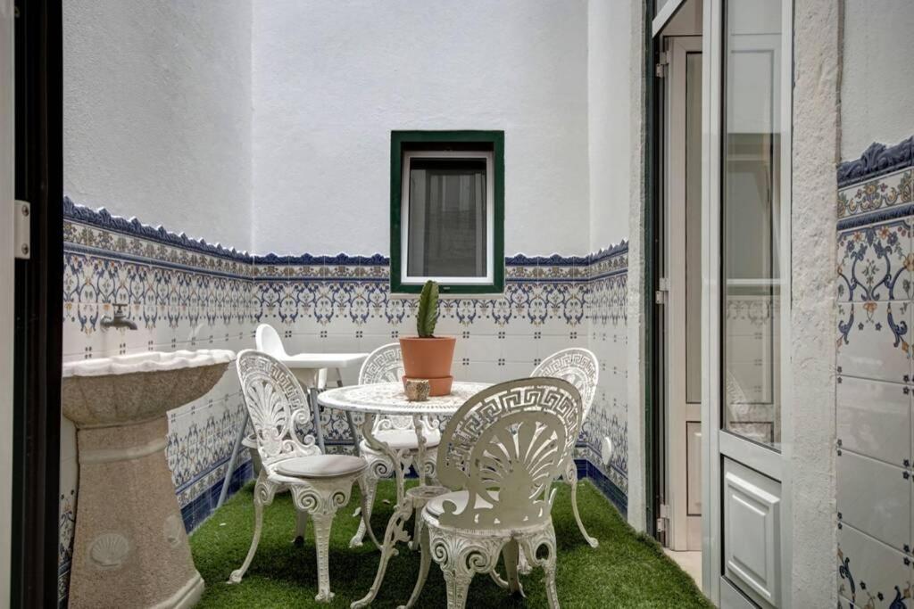 Unique Sao Bento Apartment Ideal For A Group Lisbon Exterior photo